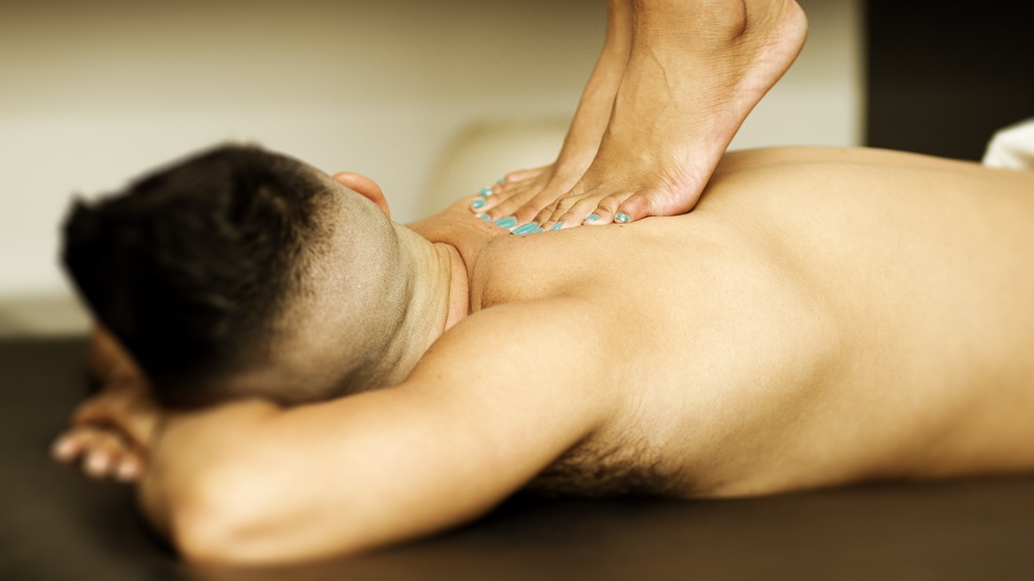 Ashiatsu Barefoot Massage - Treatment